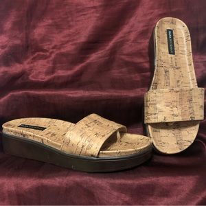 Dana Buchman Cork Flip Flops Size 7